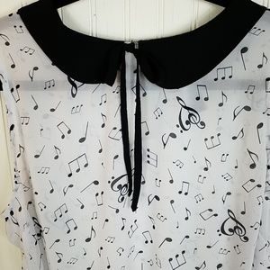 ON-TREND! HOT TOPIC Musical Note Top - XL